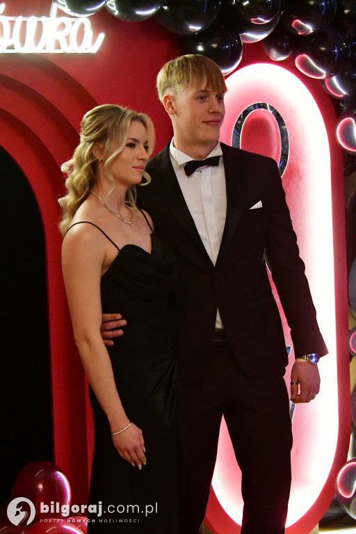 Studniówka I LO im. ONZ w Biłgoraju: Poloneza czas zacząć!