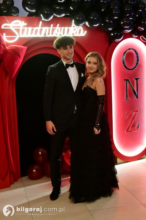 Studniówka I LO im. ONZ w Biłgoraju: Poloneza czas zacząć!