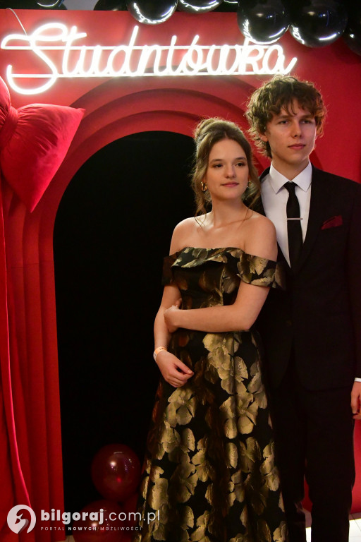 Studniówka I LO im. ONZ w Biłgoraju: Poloneza czas zacząć!