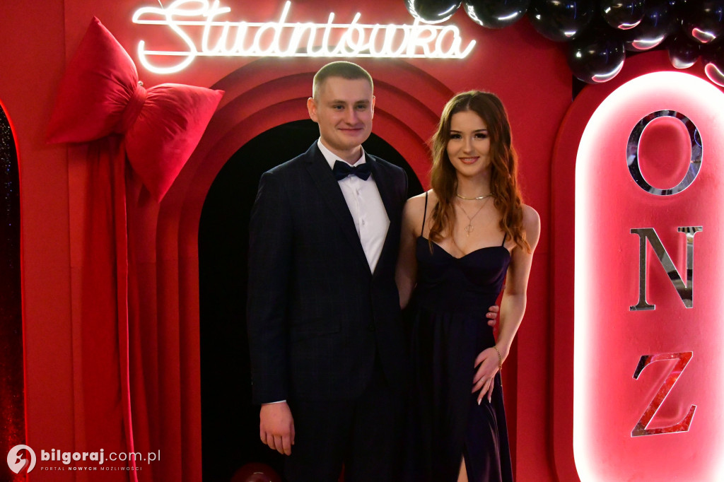 Studniówka I LO im. ONZ w Biłgoraju: Poloneza czas zacząć!