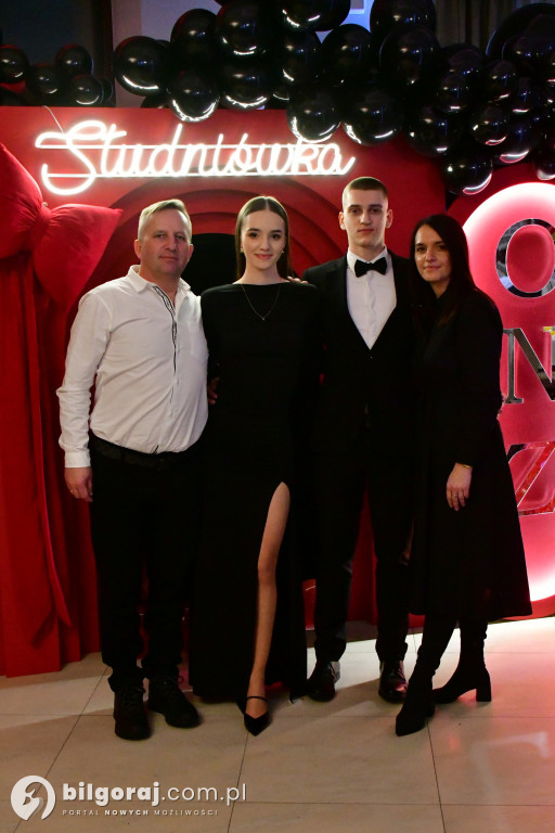 Studniówka I LO im. ONZ w Biłgoraju: Poloneza czas zacząć!