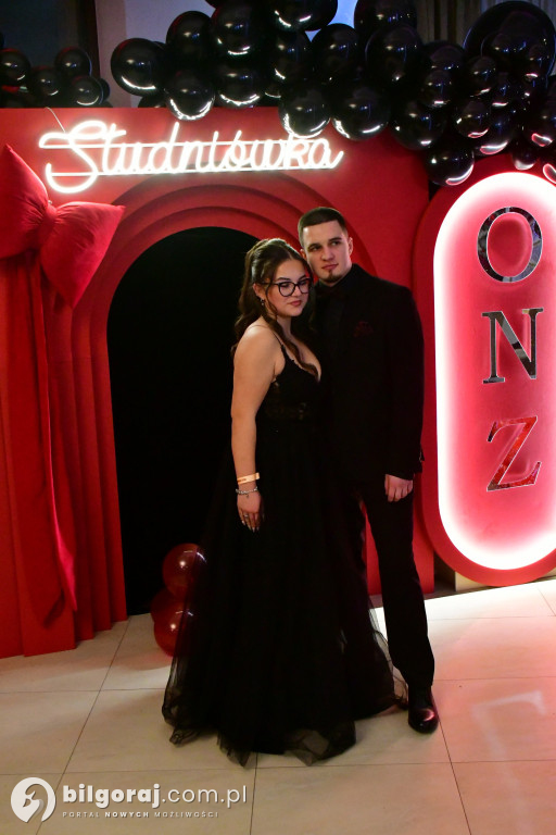 Studniówka I LO im. ONZ w Biłgoraju: Poloneza czas zacząć!