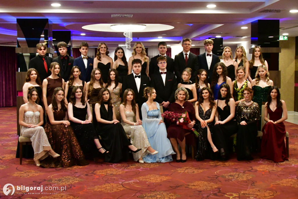 Studniówka I LO im. ONZ w Biłgoraju: Poloneza czas zacząć!