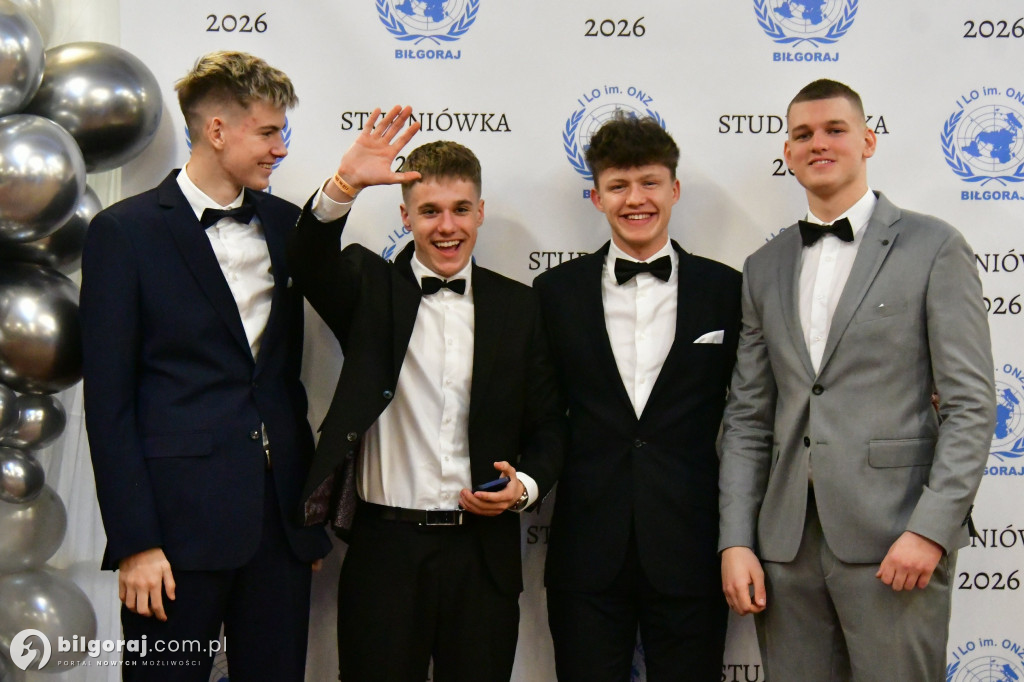Studniówka I LO im. ONZ w Biłgoraju: Poloneza czas zacząć!
