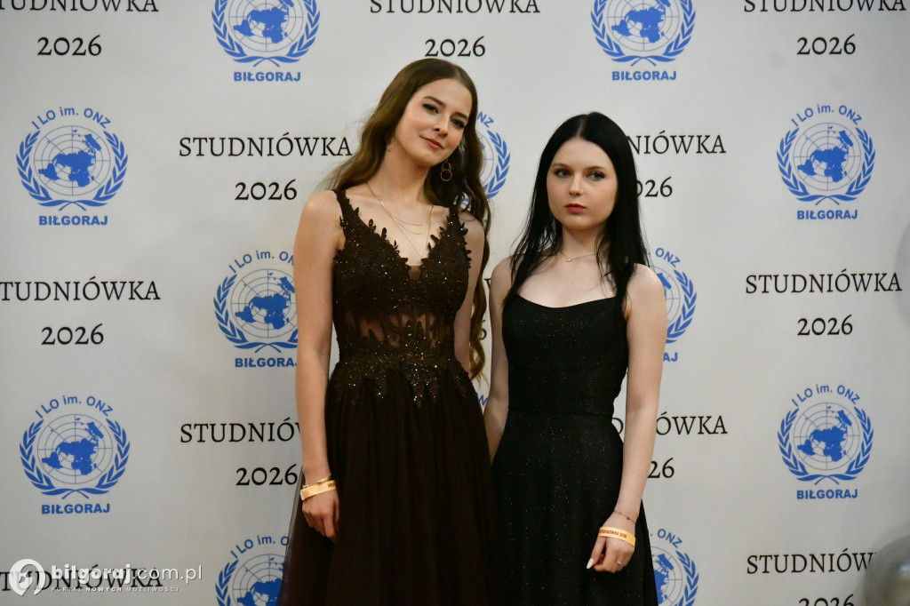 Studniówka I LO im. ONZ w Biłgoraju: Poloneza czas zacząć!