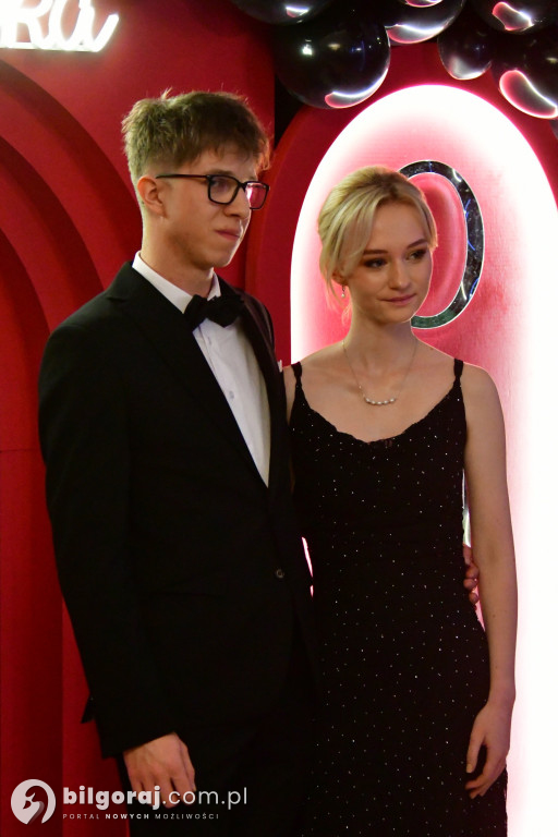 Studniówka I LO im. ONZ w Biłgoraju: Poloneza czas zacząć!