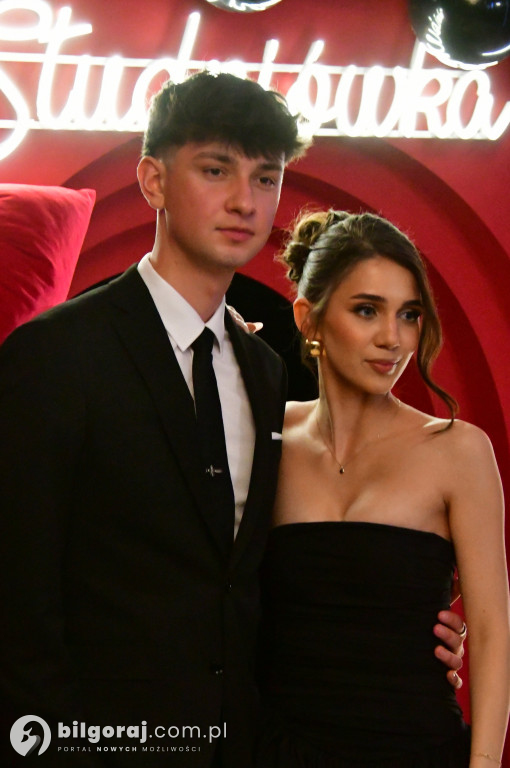 Studniówka I LO im. ONZ w Biłgoraju: Poloneza czas zacząć!