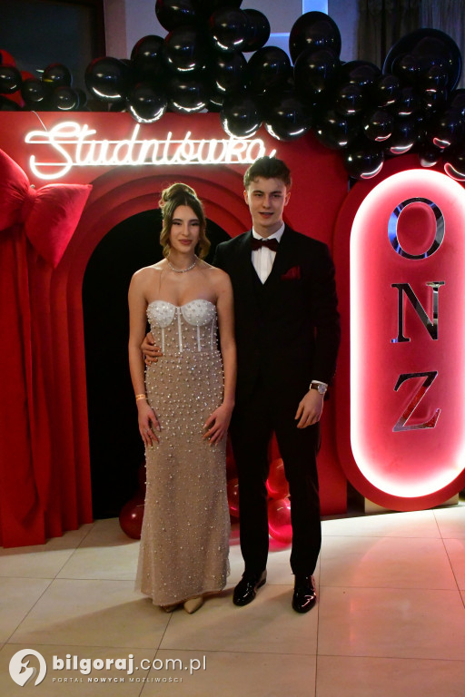 Studniówka I LO im. ONZ w Biłgoraju: Poloneza czas zacząć!