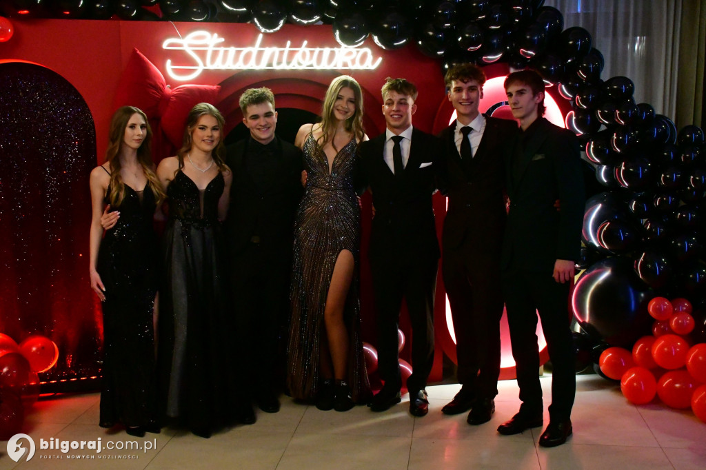 Studniówka I LO im. ONZ w Biłgoraju: Poloneza czas zacząć!