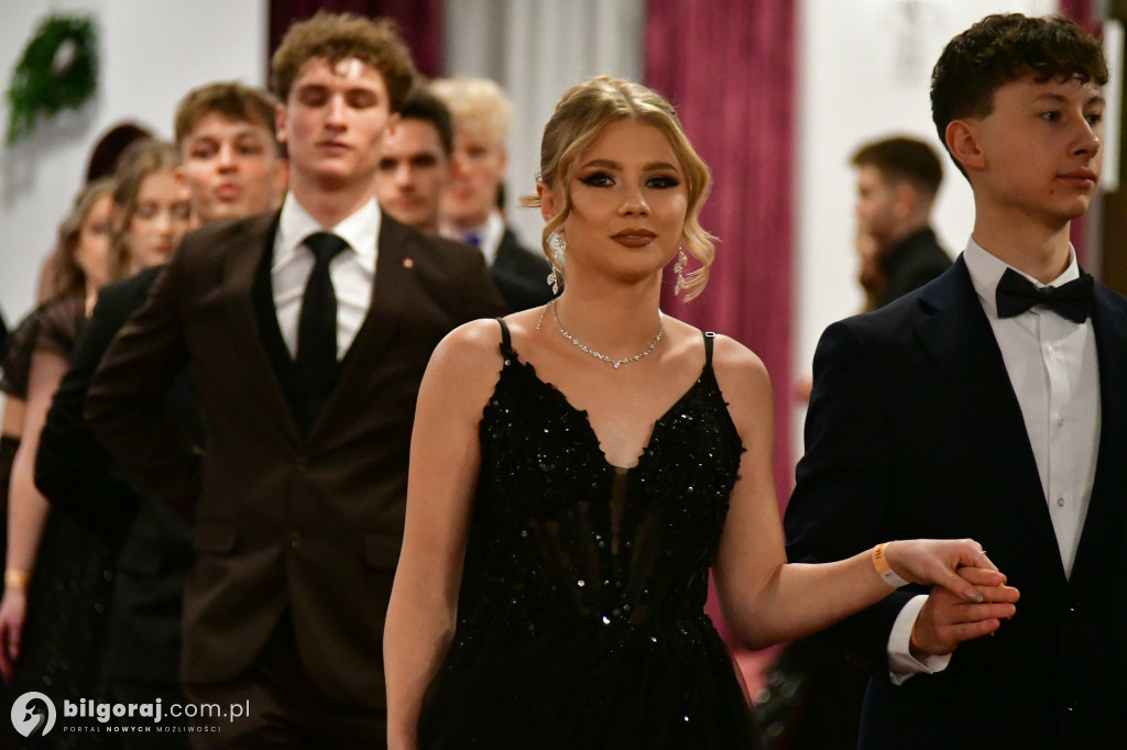 Studniówka I LO im. ONZ w Biłgoraju: Poloneza czas zacząć!