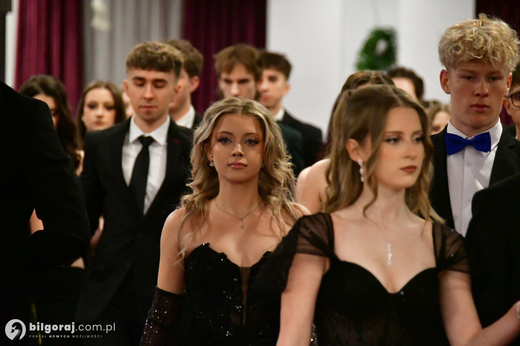 Studniówka I LO im. ONZ w Biłgoraju: Poloneza czas zacząć!