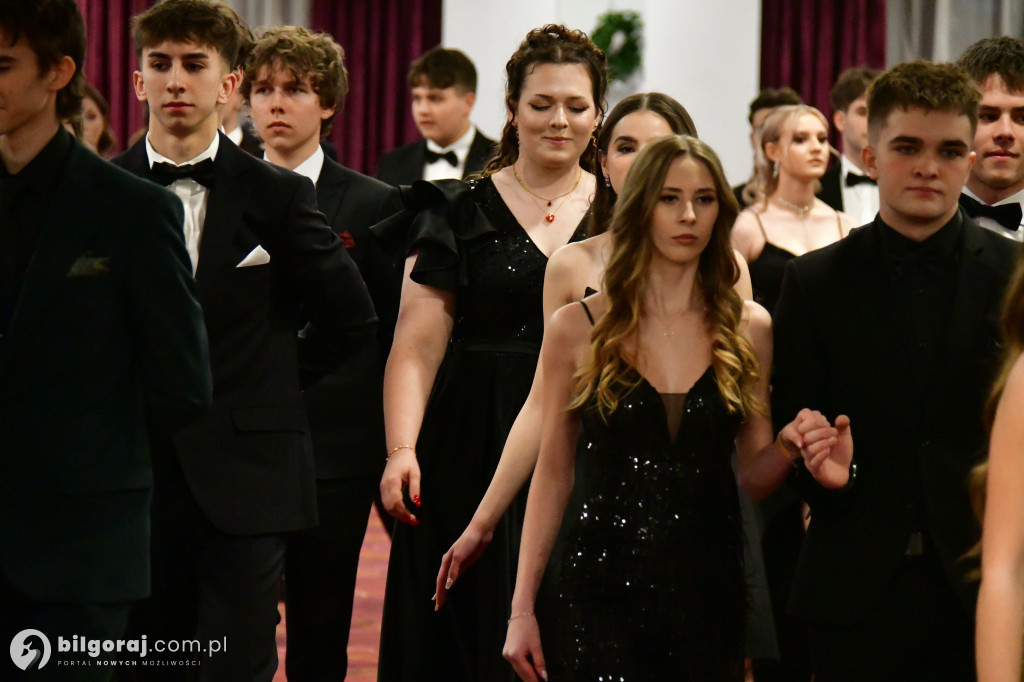 Studniówka I LO im. ONZ w Biłgoraju: Poloneza czas zacząć!