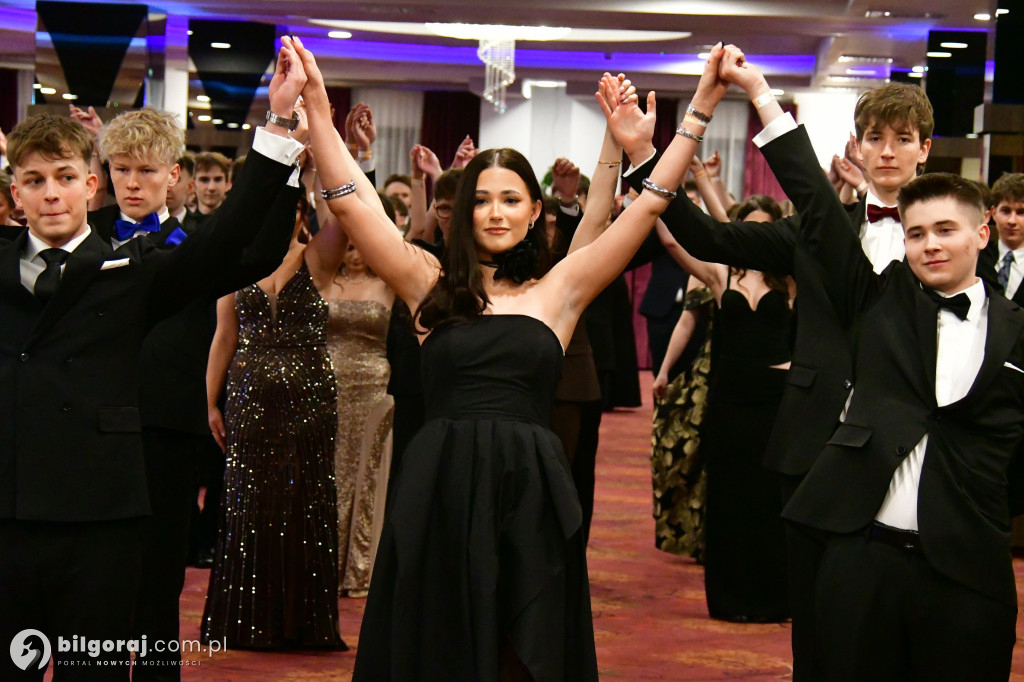 Studniówka I LO im. ONZ w Biłgoraju: Poloneza czas zacząć!