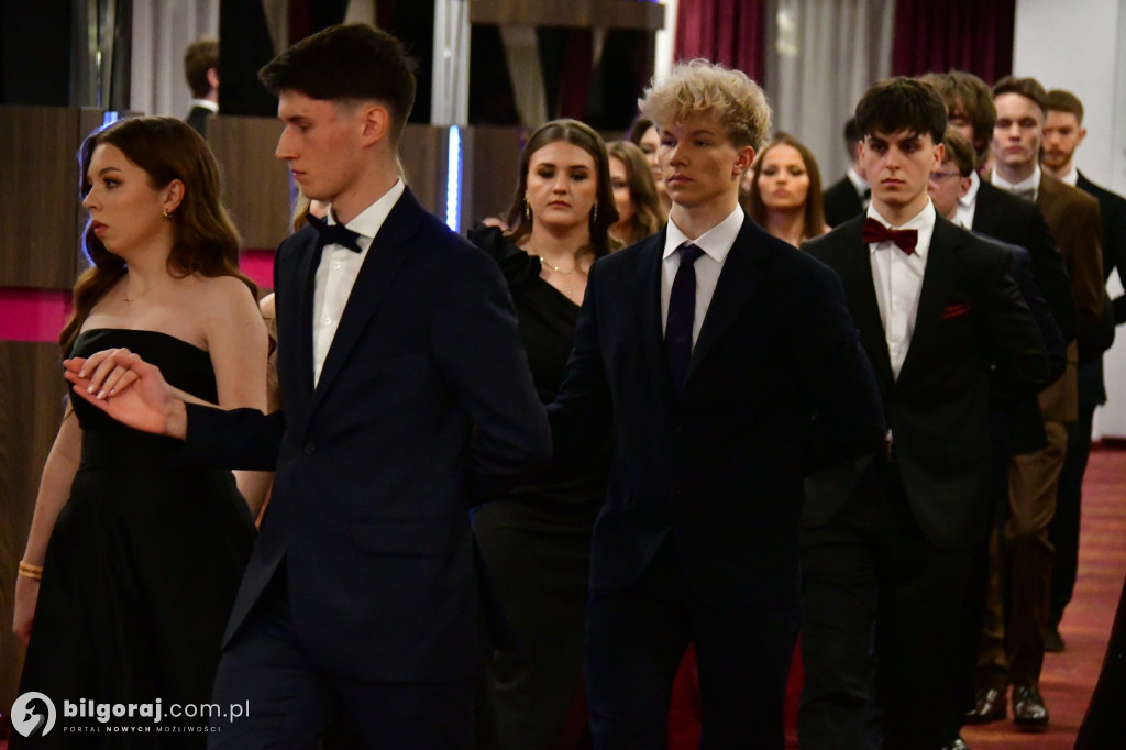 Studniówka I LO im. ONZ w Biłgoraju: Poloneza czas zacząć!