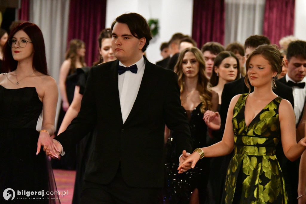 Studniówka I LO im. ONZ w Biłgoraju: Poloneza czas zacząć!