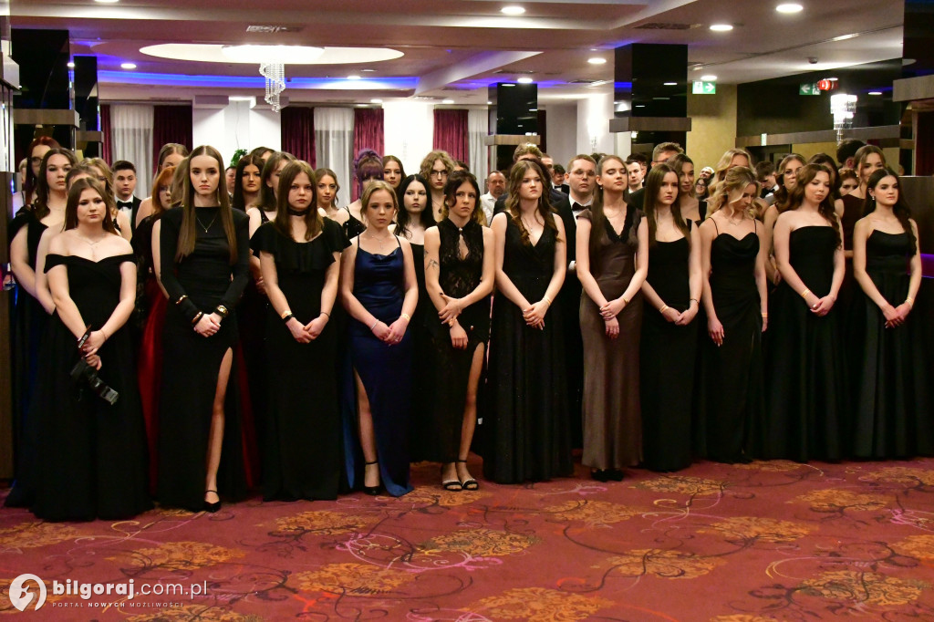 Studniówka I LO im. ONZ w Biłgoraju: Poloneza czas zacząć!