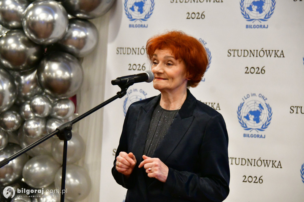 Studniówka I LO im. ONZ w Biłgoraju: Poloneza czas zacząć!