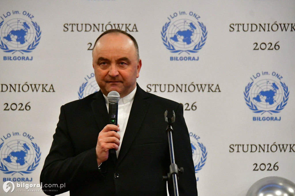 Studniówka I LO im. ONZ w Biłgoraju: Poloneza czas zacząć!