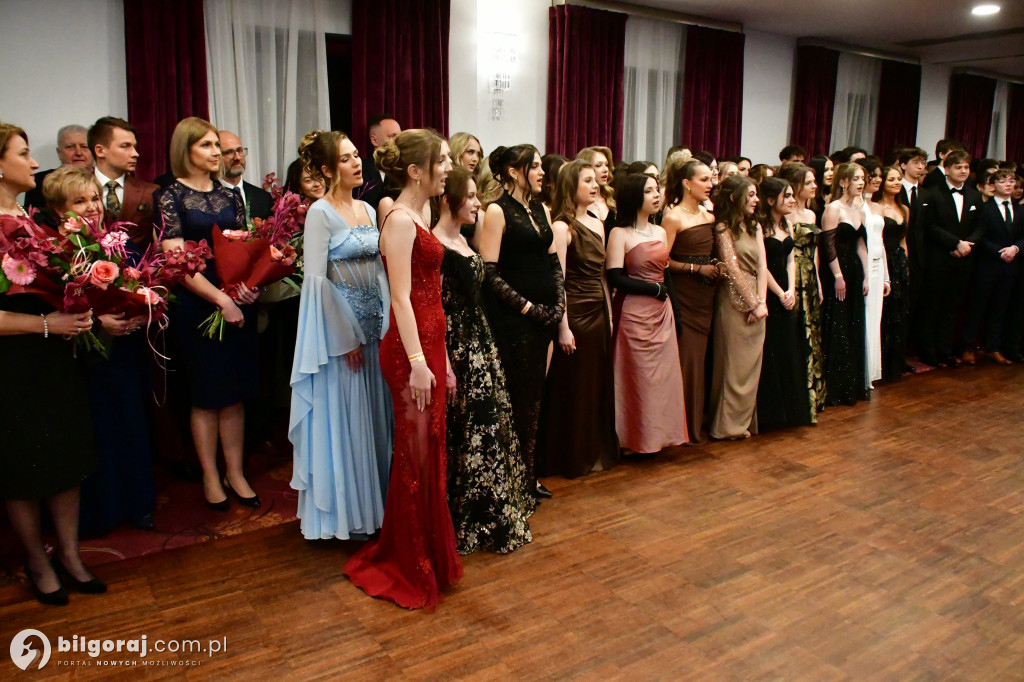 Studniówka I LO im. ONZ w Biłgoraju: Poloneza czas zacząć!