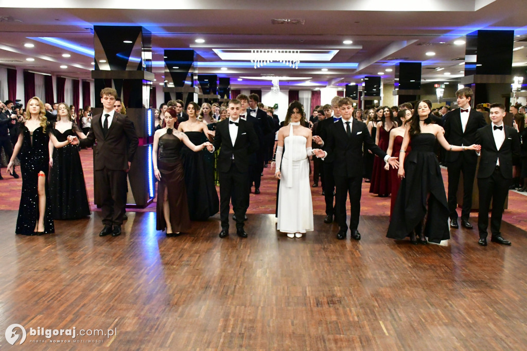 Studniówka I LO im. ONZ w Biłgoraju: Poloneza czas zacząć!