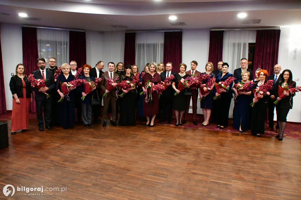 Studniówka I LO im. ONZ w Biłgoraju: Poloneza czas zacząć!