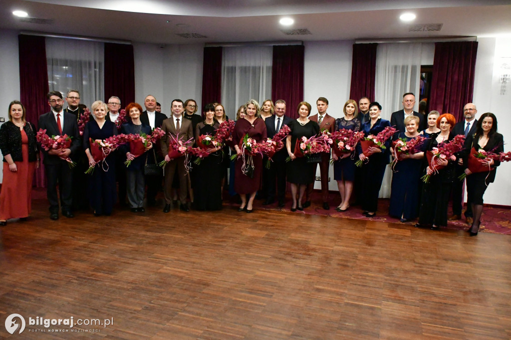 Studniówka I LO im. ONZ w Biłgoraju: Poloneza czas zacząć!