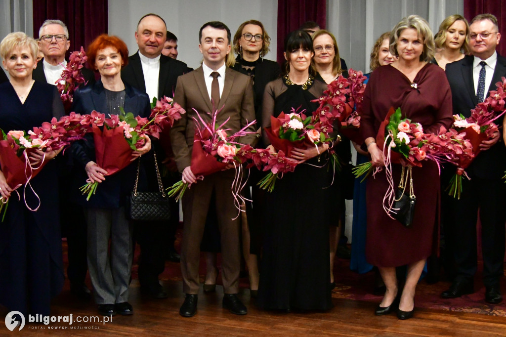 Studniówka I LO im. ONZ w Biłgoraju: Poloneza czas zacząć!