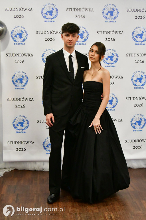Studniówka I LO im. ONZ w Biłgoraju: Poloneza czas zacząć!