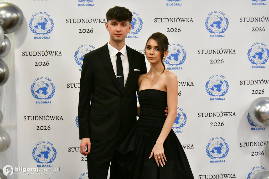 Studniówka I LO im. ONZ w Biłgoraju: Poloneza czas zacząć!