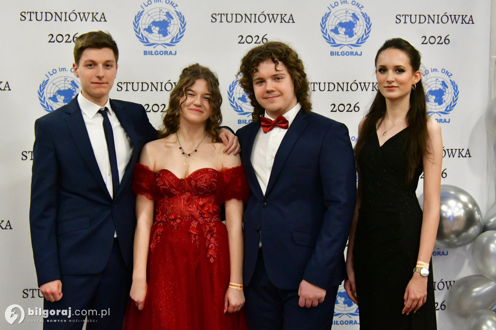 Studniówka I LO im. ONZ w Biłgoraju: Poloneza czas zacząć!