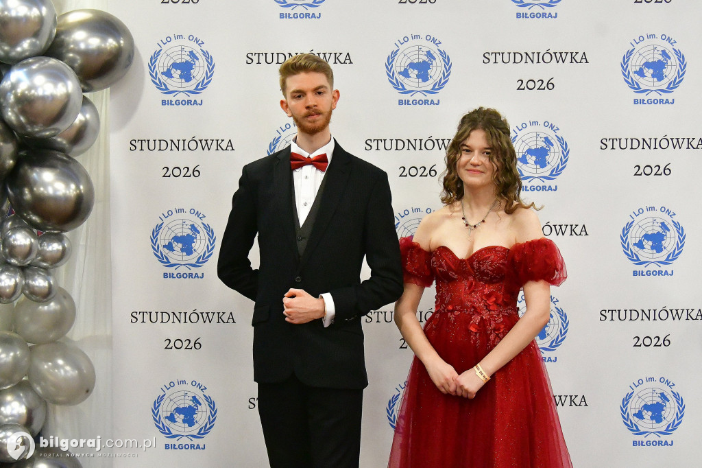 Studniówka I LO im. ONZ w Biłgoraju: Poloneza czas zacząć!