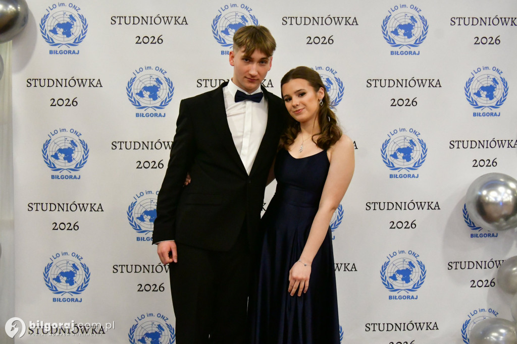 Studniówka I LO im. ONZ w Biłgoraju: Poloneza czas zacząć!