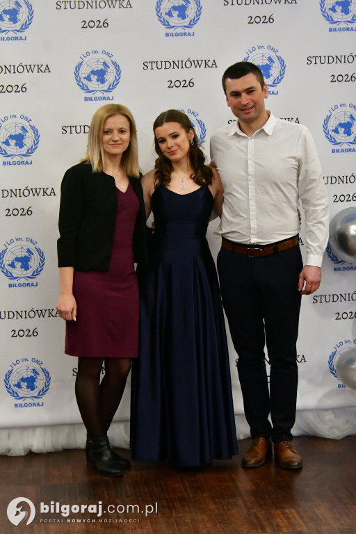 Studniówka I LO im. ONZ w Biłgoraju: Poloneza czas zacząć!