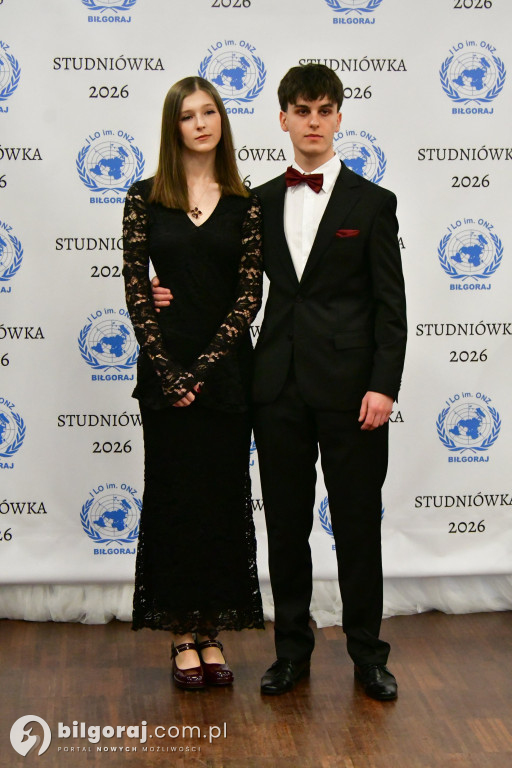 Studniówka I LO im. ONZ w Biłgoraju: Poloneza czas zacząć!