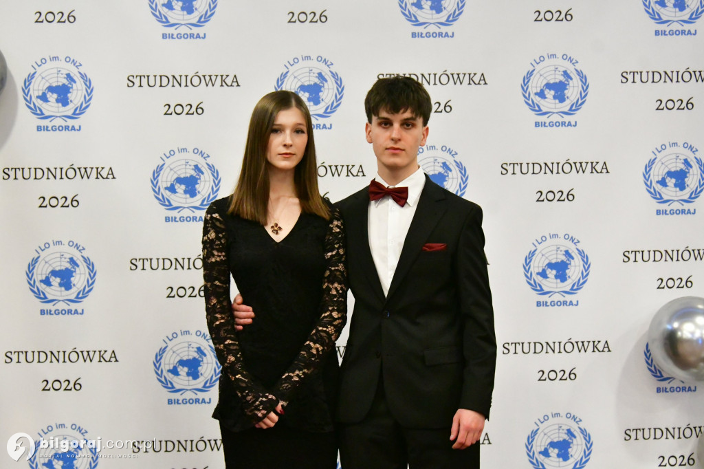 Studniówka I LO im. ONZ w Biłgoraju: Poloneza czas zacząć!