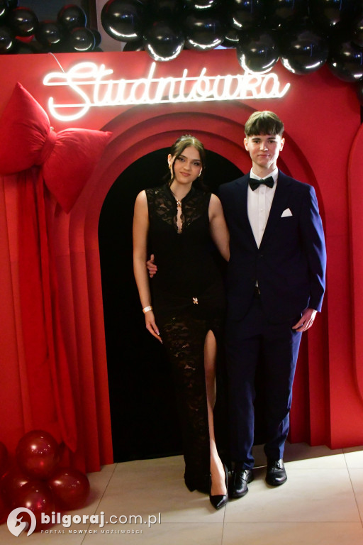 Studniówka I LO im. ONZ w Biłgoraju: Poloneza czas zacząć!