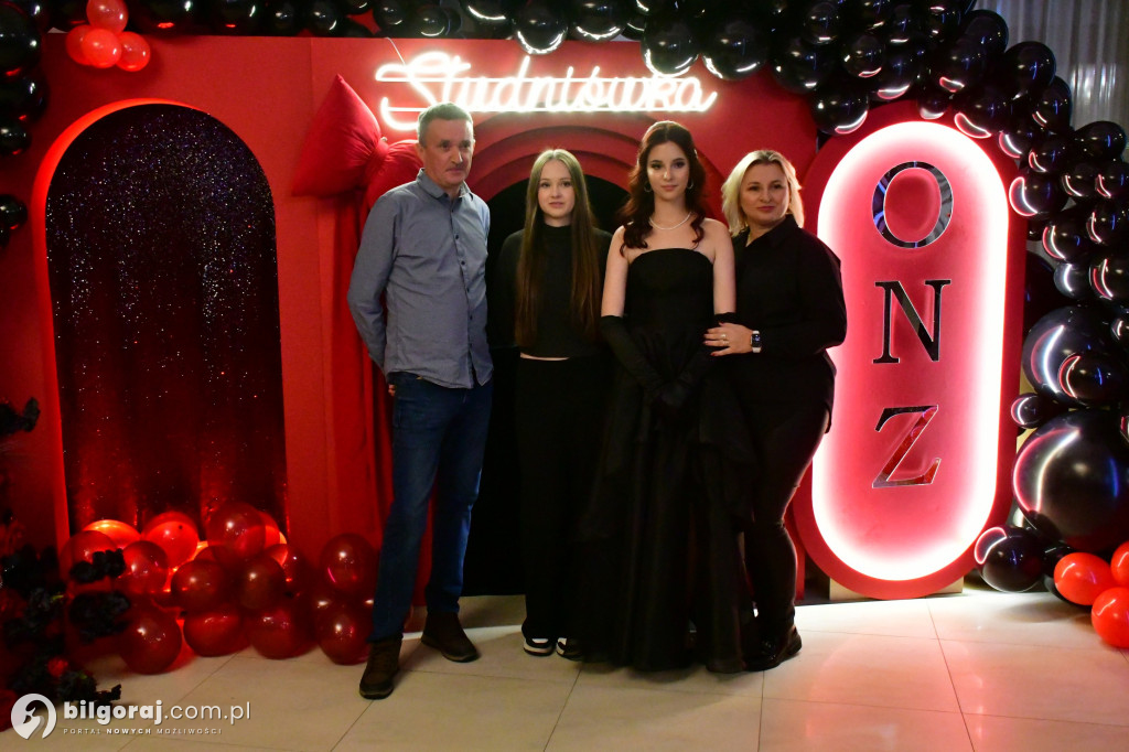 Studniówka I LO im. ONZ w Biłgoraju: Poloneza czas zacząć!