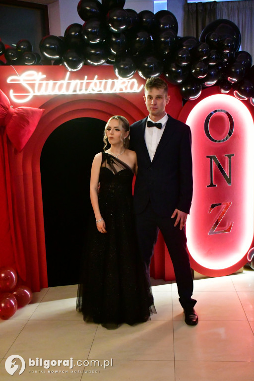 Studniówka I LO im. ONZ w Biłgoraju: Poloneza czas zacząć!