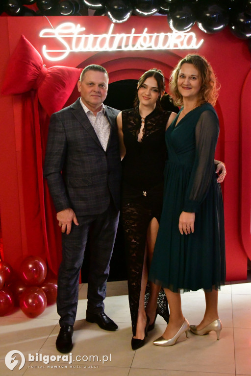 Studniówka I LO im. ONZ w Biłgoraju: Poloneza czas zacząć!