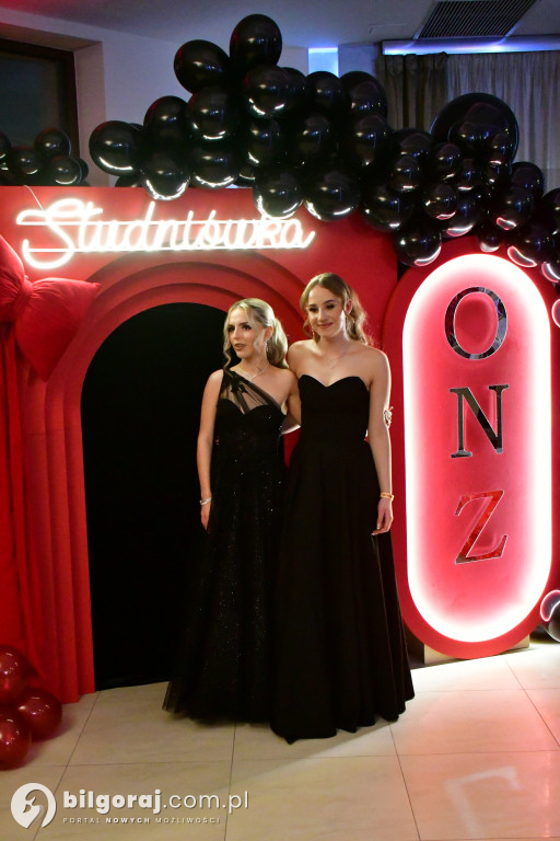 Studniówka I LO im. ONZ w Biłgoraju: Poloneza czas zacząć!