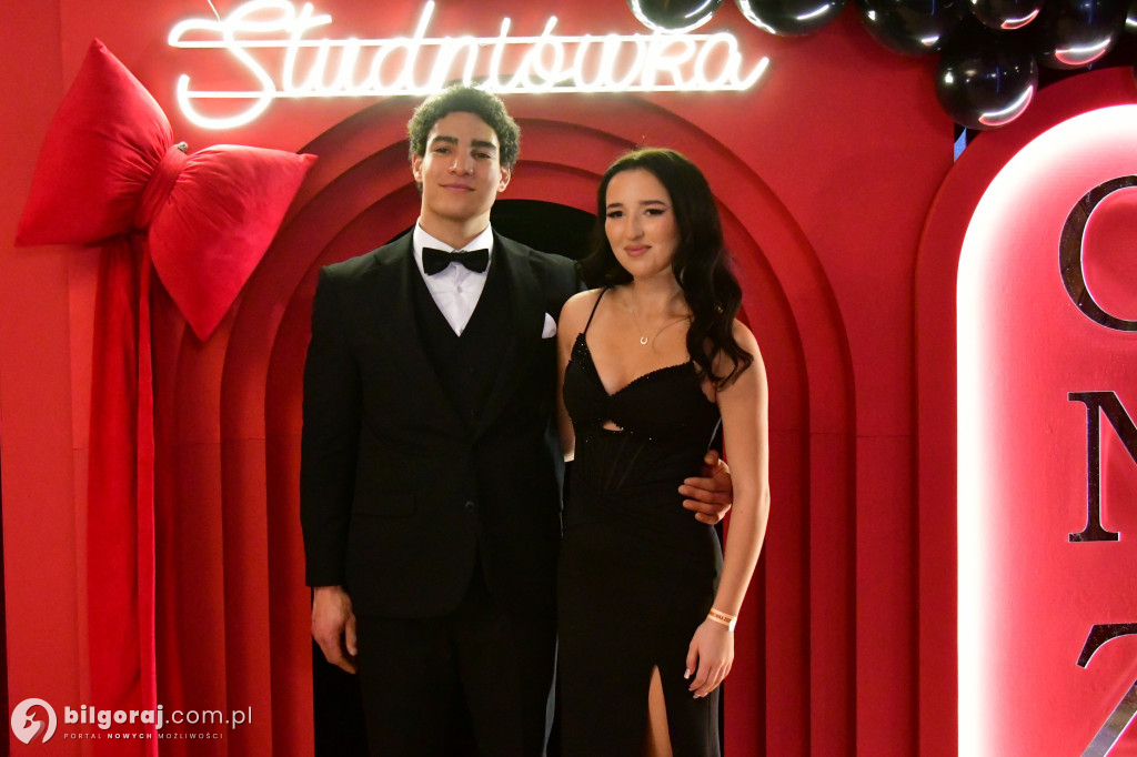 Studniówka I LO im. ONZ w Biłgoraju: Poloneza czas zacząć!