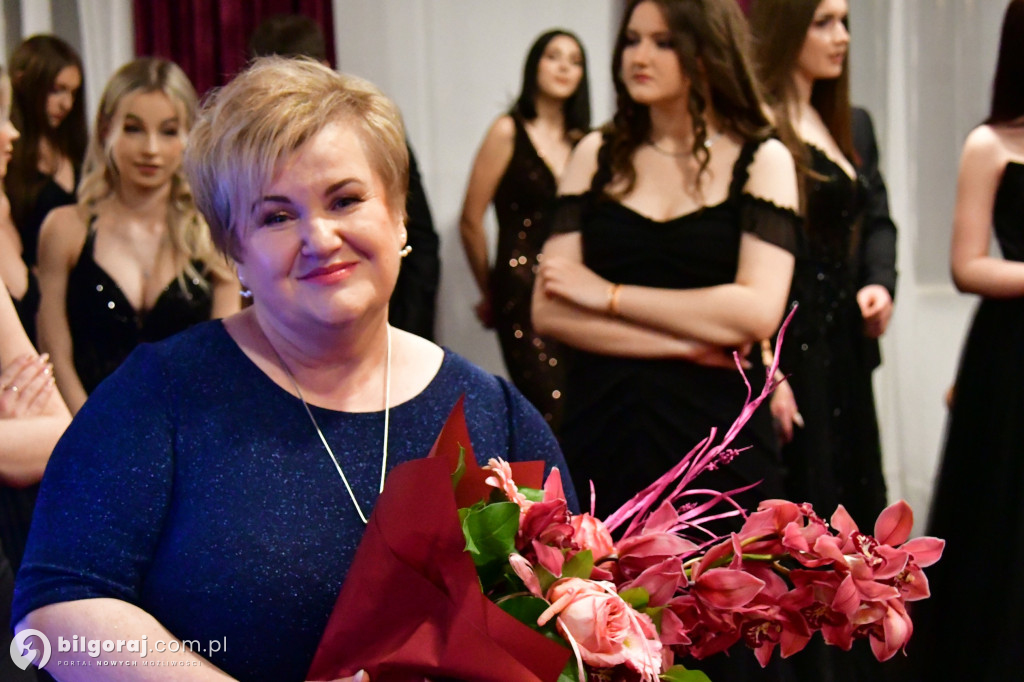 Studniówka I LO im. ONZ w Biłgoraju: Poloneza czas zacząć!