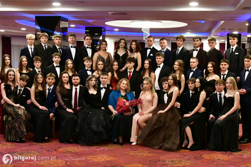 Studniówka I LO im. ONZ w Biłgoraju: Poloneza czas zacząć!