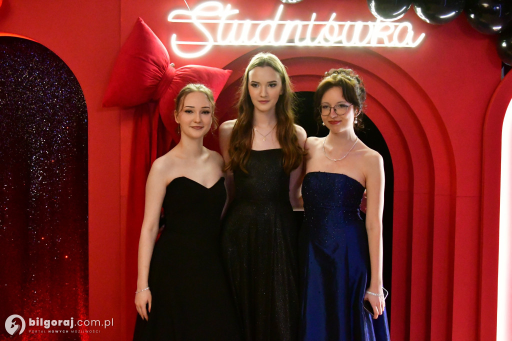 Studniówka I LO im. ONZ w Biłgoraju: Poloneza czas zacząć!