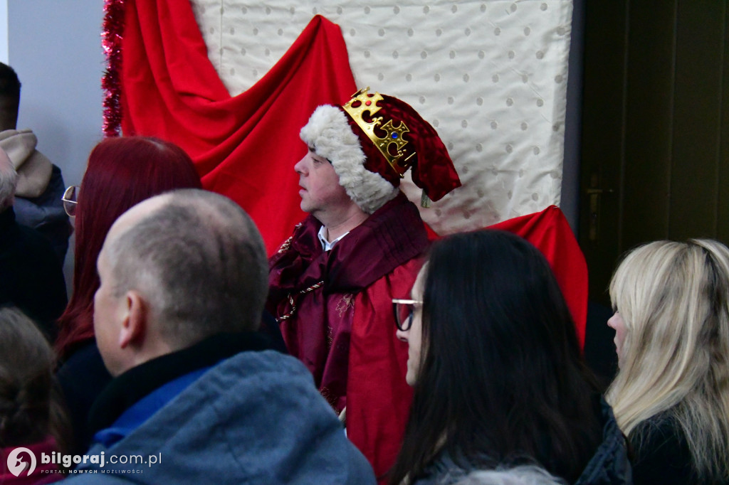 Ksiądz, prokurator i wicedyrektor na jednej scenie. Niezwykłe jasełka w Biłgoraju