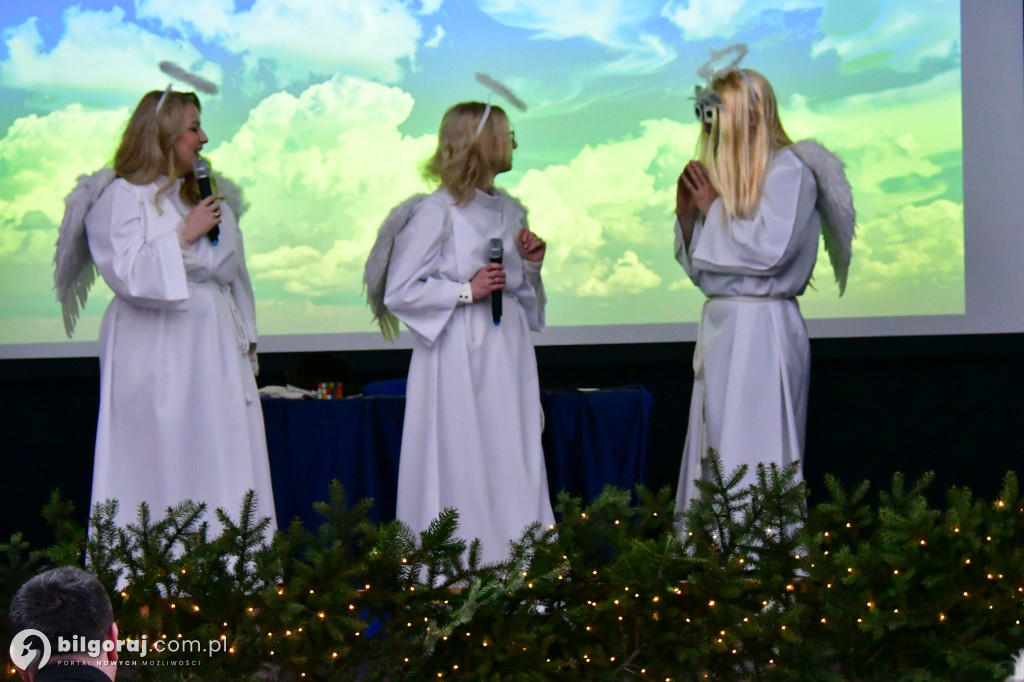 Ksiądz, prokurator i wicedyrektor na jednej scenie. Niezwykłe jasełka w Biłgoraju