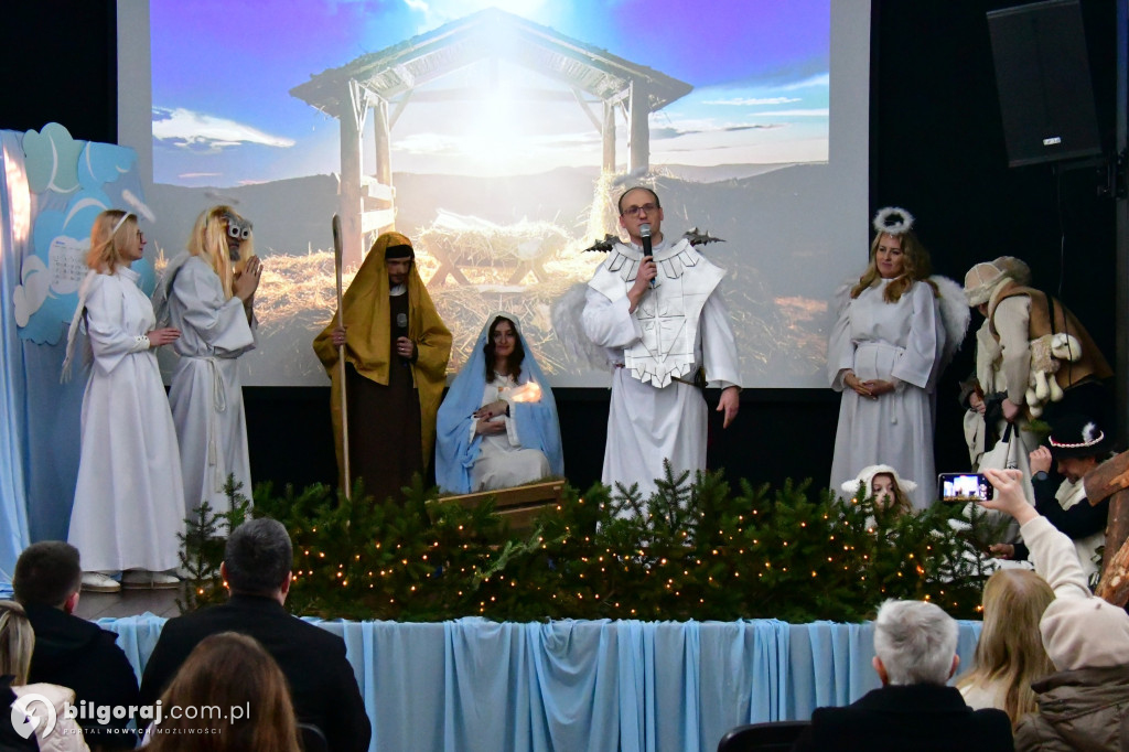 Ksiądz, prokurator i wicedyrektor na jednej scenie. Niezwykłe jasełka w Biłgoraju