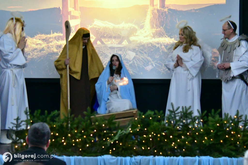 Ksiądz, prokurator i wicedyrektor na jednej scenie. Niezwykłe jasełka w Biłgoraju