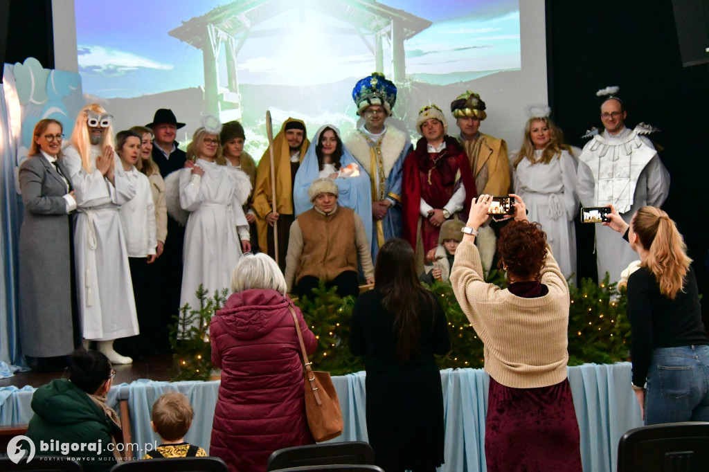 Ksiądz, prokurator i wicedyrektor na jednej scenie. Niezwykłe jasełka w Biłgoraju