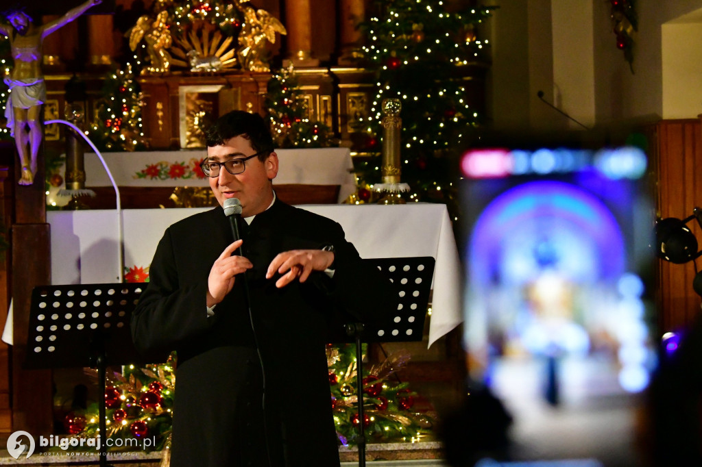 Parafianie z Tereszpola wyśpiewali chwałę przy szopce